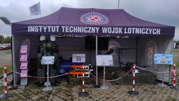 Uczestnictwo w 13. Nocy Instytutu Lotnictwa